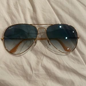 Ray-Ban Blue Aviators classic